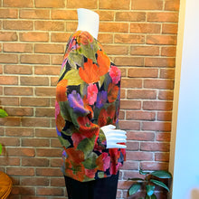 Load image into Gallery viewer, Simon Chang Crepe Floral Top
