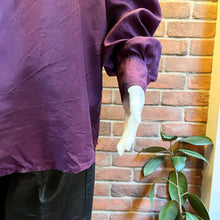 Load image into Gallery viewer, Fuzi Eggplant Silk Blouse
