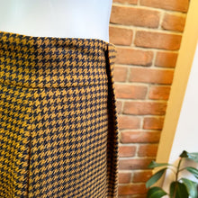 Load image into Gallery viewer, JNY Caramel Houndstooth Skirt
