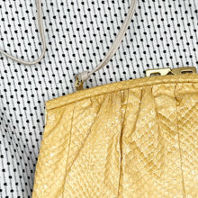 Load image into Gallery viewer, Butter Eel Skin Purse
